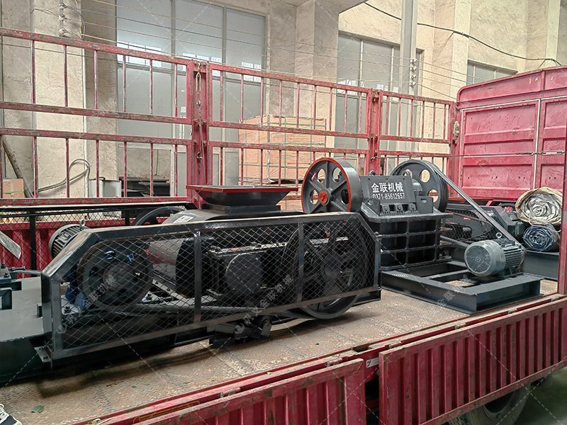 不挑食的 “实力派”：双齿辊破碎机如何轻松应对矿石开采中的多样物料？​